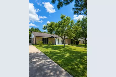 104 Burgundy Lane, League City, TX 77573 - Photo 2