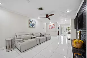104 Burgundy Ln, League City, TX 77573 - Photo 18