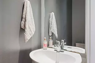 2220 Bastrop St, Houston, TX 77003 - Photo 8