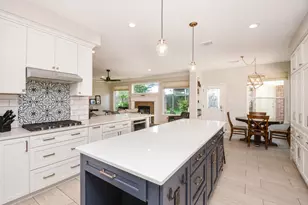 19 Oakmere Pl, Sugar Land, TX 77479 - Photo 4
