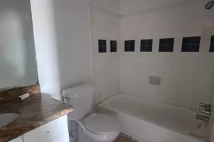 9898 Club Creek Dr, Houston, TX 77036 - Photo 10
