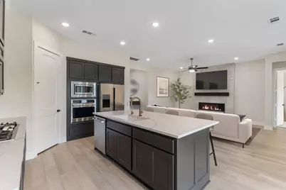8143 Fenway Heights Dr, The Woodlands, TX 77389 - Photo 10