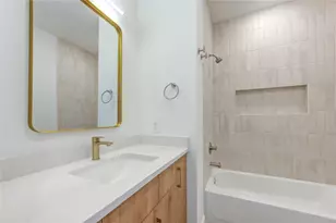 7118 Eastwood St, Houston, TX 77021 - Photo 18