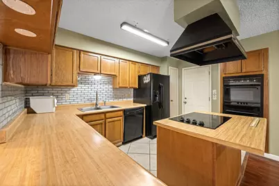 10714 Sherburne Drive, Houston, TX 77072 - Photo 14