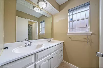 10714 Sherburne Drive, Houston, TX 77072 - Photo 20