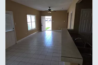 7709 Rhobell Street #B, Houston, TX 77016 - Photo 4