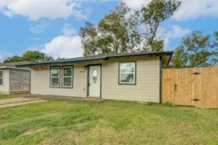 2306 19th Ave N, Texas City, TX 77590 - Photo 4