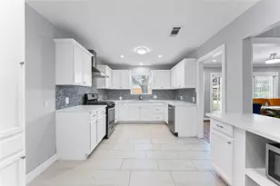 4811 Stillbrooke Dr, Houston, TX 77035 - Photo 6