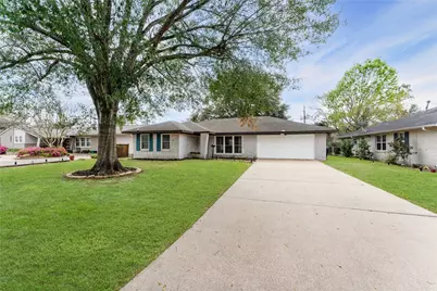 4811 Stillbrooke Drive, Houston, TX 77035 - Photo 2