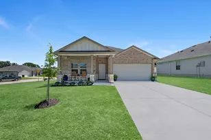 1718 Robinson Dr, Brenham, TX 77833 - Photo 2