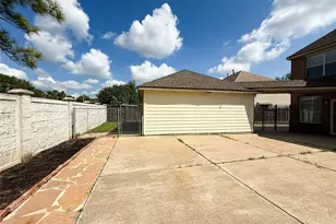1411 Flanders Field Ln, Sugar Land, TX 77498 - Photo 32
