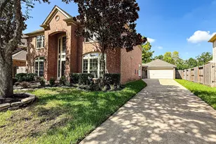 1411 Flanders Field Ln, Sugar Land, TX 77498 - Photo 2