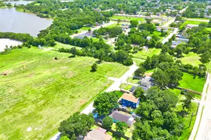 323 Avenue J, Baytown, TX 77520 - Photo 30
