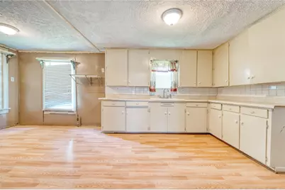 323 Avenue J, Baytown, TX 77520 - Photo 16