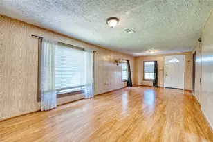 323 Avenue J, Baytown, TX 77520 - Photo 10