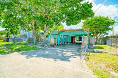 323 Avenue J, Baytown, TX 77520 - Photo 6