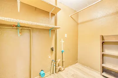 323 Avenue J, Baytown, TX 77520 - Photo 20