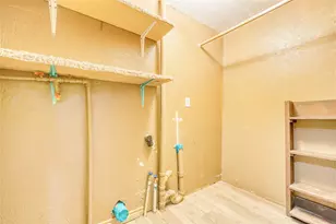 323 Avenue J, Baytown, TX 77520 - Photo 20