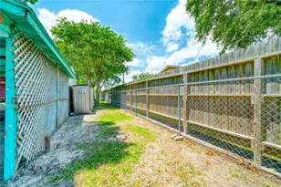 323 Avenue J, Baytown, TX 77520 - Photo 24