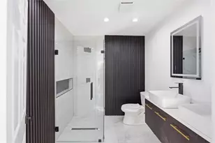 4516 Werner St, Houston, TX 77022 - Photo 14