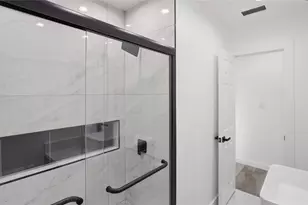 4516 Werner St, Houston, TX 77022 - Photo 20