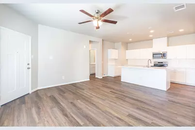 131 Park Place Circle #B, Waller, TX 77484 - Photo 4