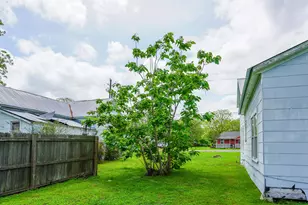 509 S St Andrews St, Weimar, TX 78962 - Photo 10