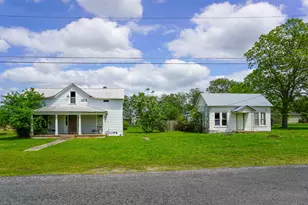 509 S St Andrews St, Weimar, TX 78962 - Photo 2