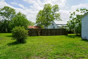 509 S St Andrews St, Weimar, TX 78962 - Photo 6