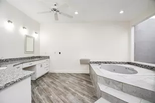 8115 Fondren Lake Dr, Houston, TX 77071 - Photo 14