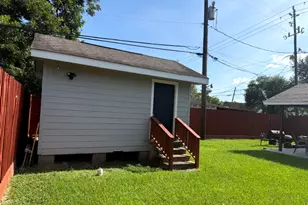602 Fostoria Ln, Houston, TX 77076 - Photo 6