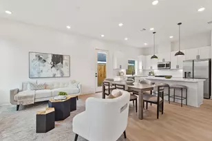 241 Rebecca St, Houston, TX 77022 - Photo 2