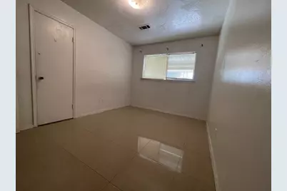 7106 Pella Dr, Houston, TX 77036 - Photo 22