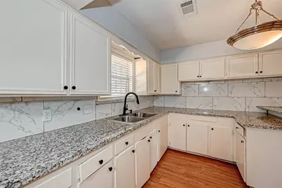 2946 Dragonwick Drive, Houston, TX 77045 - Photo 14