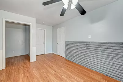 2946 Dragonwick Drive, Houston, TX 77045 - Photo 18