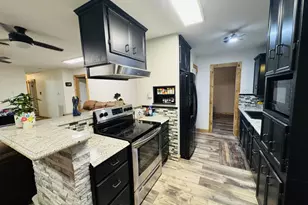 4012 Hillcrest St, Liberty, TX 77575 - Photo 4