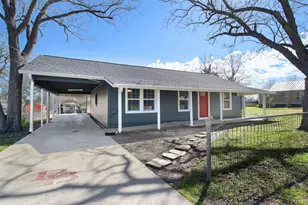 407 N Amthor St, Bellville, TX 77418 - Photo 2