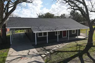 407 N Amthor St, Bellville, TX 77418 - Photo 18