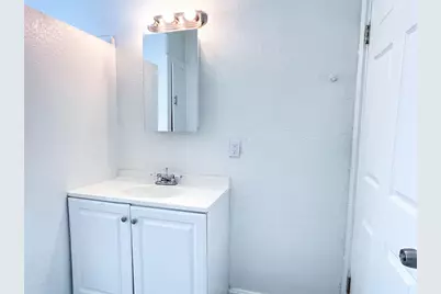 11 Norwood Street #6, Houston, TX 77011 - Photo 6