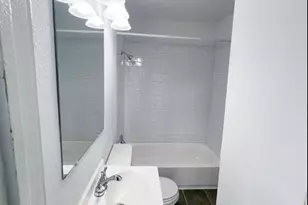 11 Norwood St, Houston, TX 77011 - Photo 8