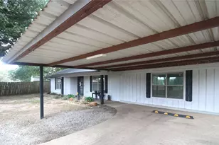 1319 N Tammye Ln W, Madisonville, TX 77864 - Photo 4