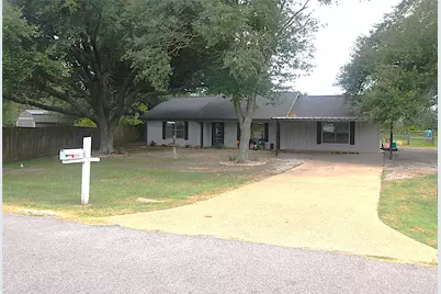1319 N Tammye Lane W, Madisonville, TX 77864 - Photo 1