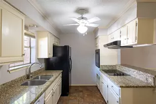 1313 Reddleshire Ln, Houston, TX 77043 - Photo 8