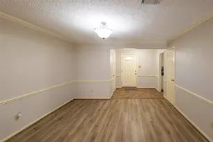 1313 Reddleshire Ln, Houston, TX 77043 - Photo 18