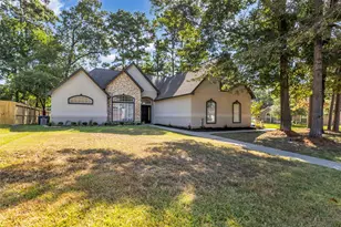 3002 Pine Chase Dr, Montgomery, TX 77356 - Photo 2