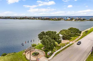 814 Hall Ave, Seabrook, TX 77586 - Photo 42