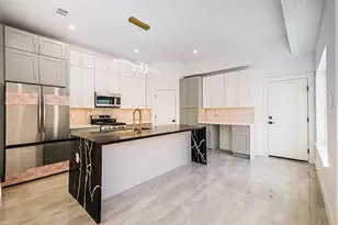 5014 Creekmont Dr, Houston, TX 77091 - Photo 2