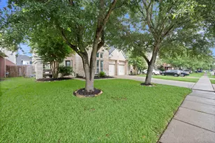7515 Crescent Lake Ct, Rosenberg, TX 77469 - Photo 2