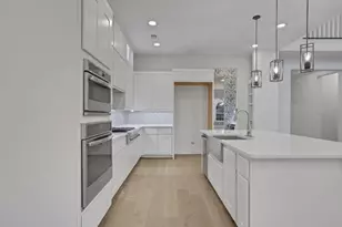 8558 Ridgepoint Dr, Houston, TX 77055 - Photo 18