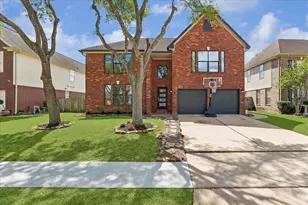 7022 Red Coral Dr, Pasadena, TX 77505 - Photo 2